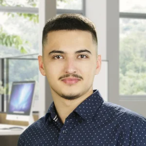 Dion Ajvazi